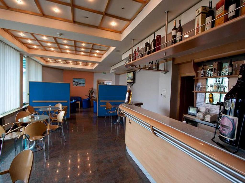 Hotel Cubic ลัคตาชิ ภายนอก รูปภาพ