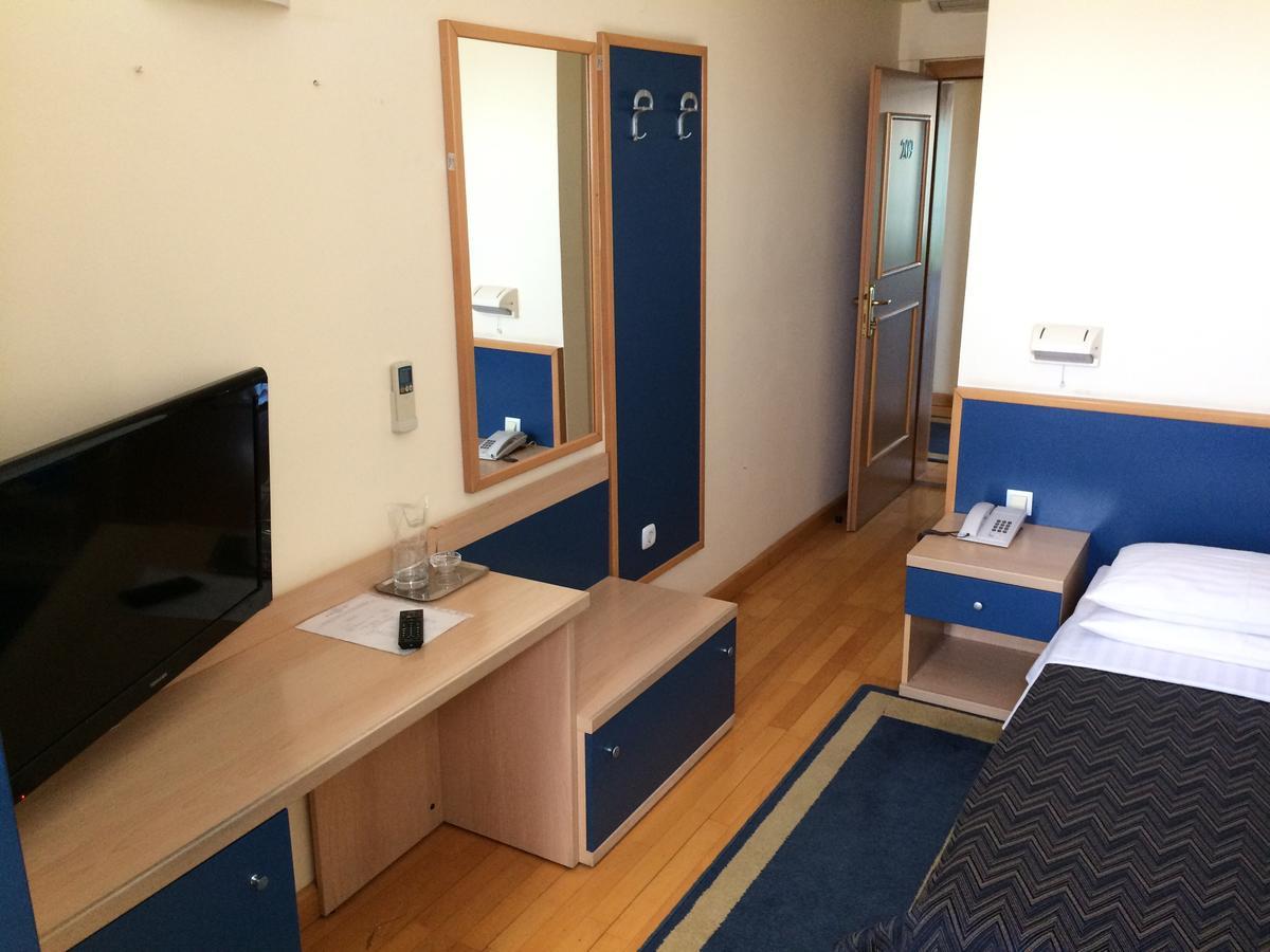 Hotel Cubic ลัคตาชิ ภายนอก รูปภาพ