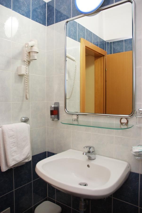 Hotel Cubic ลัคตาชิ ภายนอก รูปภาพ